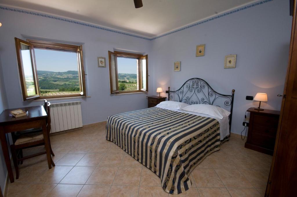 Agriturismo Macinatico سان جيمينيانو الغرفة الصورة